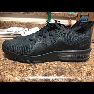 All black Nike Airmax’s. NEVER worn.